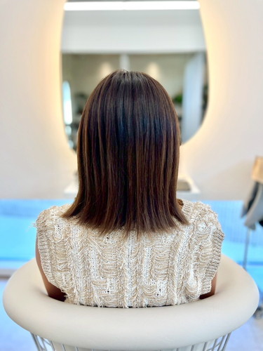 中間まで8レベル、毛先11レベル